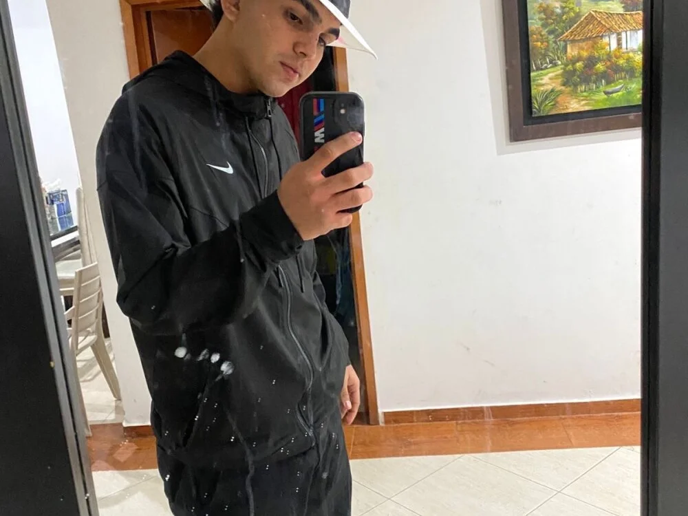 Offline XXX chat modela Dustyy_33