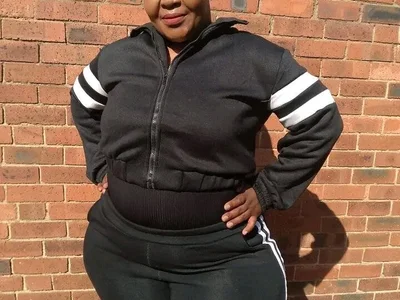 Hugecurvyass3xx profile