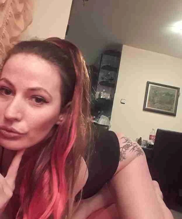 HOTELLENA's Offline Chat Room