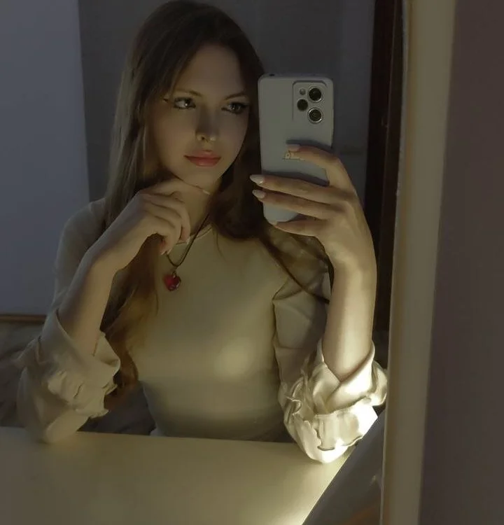 Loraine_Debb offline chatrum