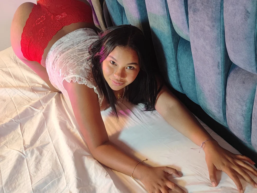 MonicaTorres__'s Offline XXX Chat