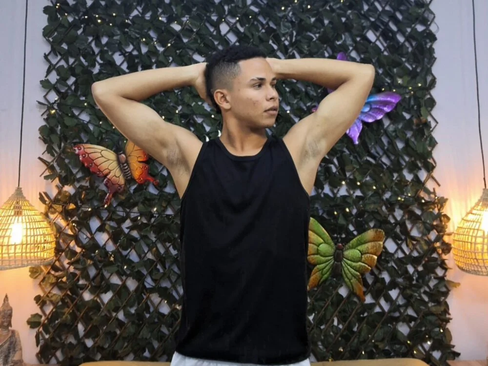 Liams18's Offline XXX Chat