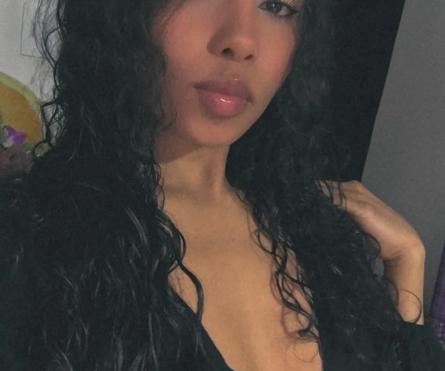 Nikky_pink18's Offline XXX Chat