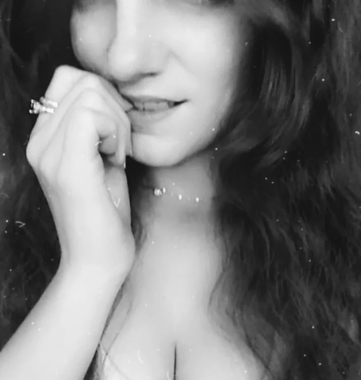 SecretAddiction88's Offline Chat Room