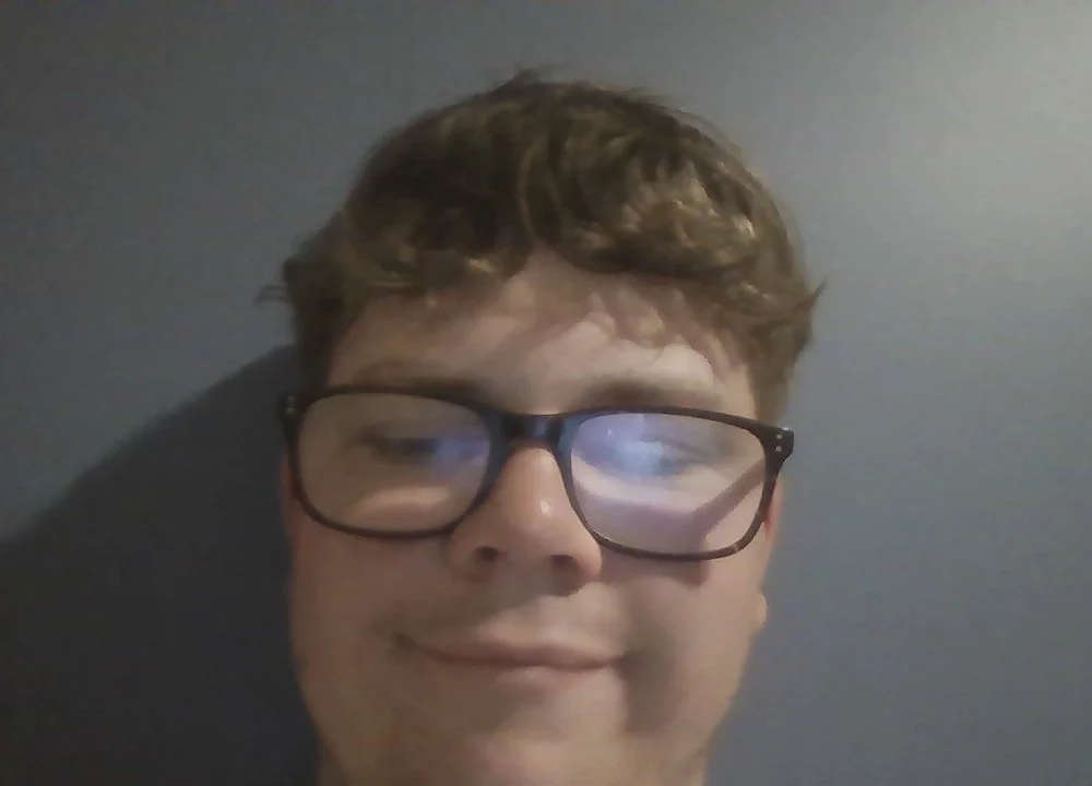 Joshie275's Offline Chat Room