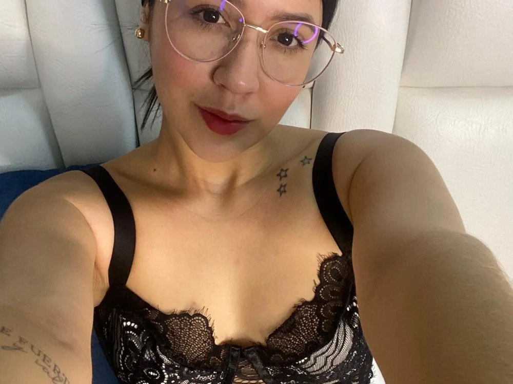 ห้องแชทออฟไลน์ของ Adella_Luz