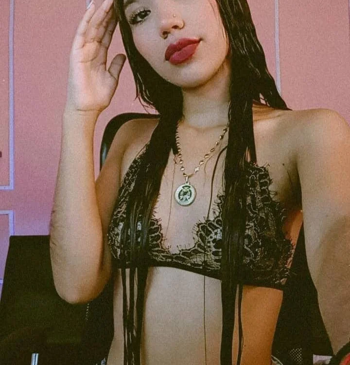 _scarlet_desire_'s Offline Chat Room