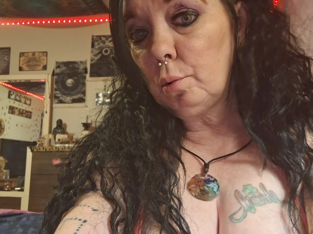 slimthickjade's Offline Chat Room