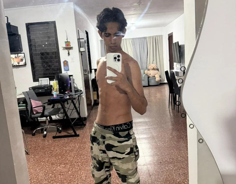 Alessandro_Abruzzo Offline XXX-Chat