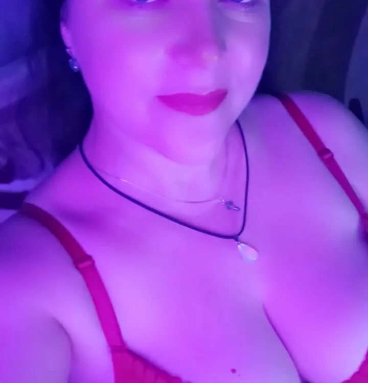 LOVE-03's Offline Chat Room