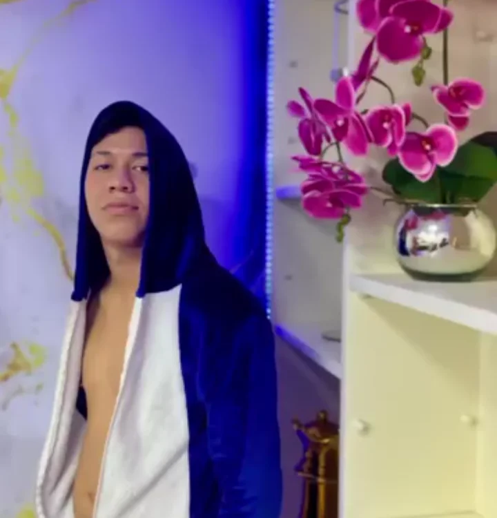 Offline XXX chat modela Milky_Mateo