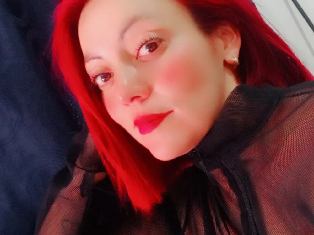 SamySwann Adlı Modelin Çevrimdışı XXX Sohbeti