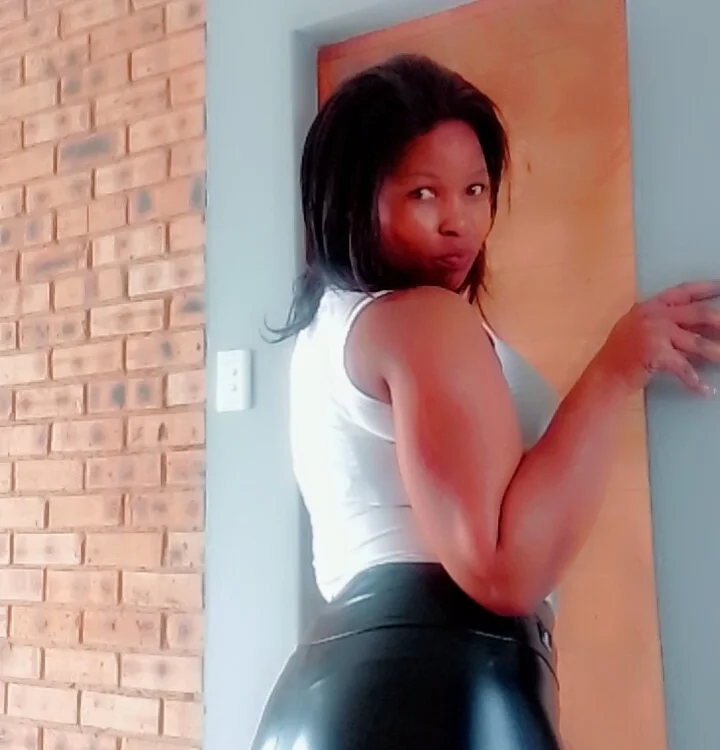 SexyCamila-22のオフラインXXXチャット