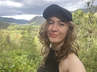 Mireeina live cam model