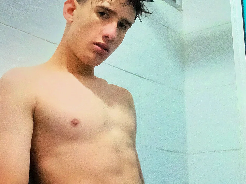 StudioGenuineness' Offline XXX Chat