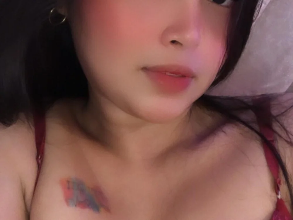 Hot_Delilahhh Adlı Modelin Çevrimdışı XXX Sohbeti