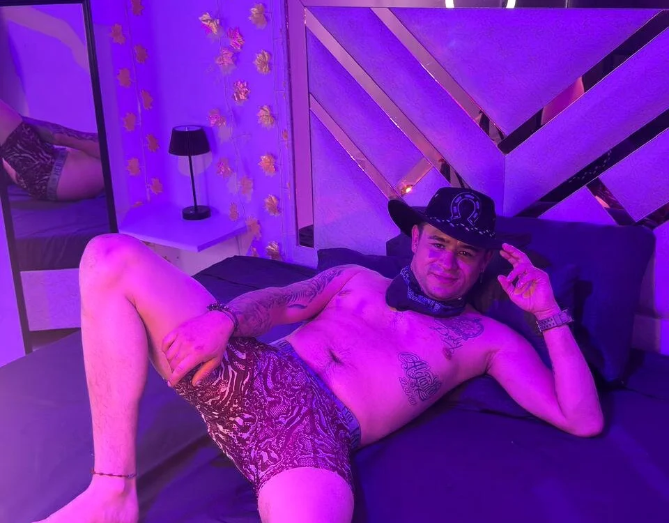 Nickk_21_ Adlı Modelin Çevrimdışı XXX Sohbeti