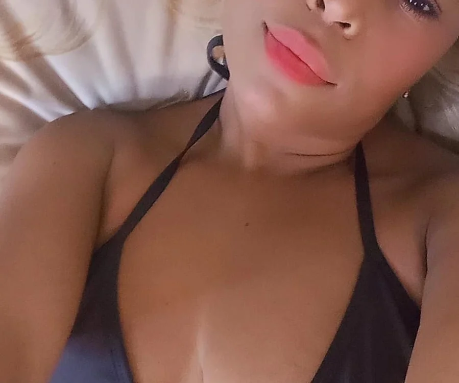 amara_rodhes' Offline XXX Chat