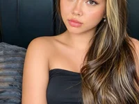 Model collins_selena