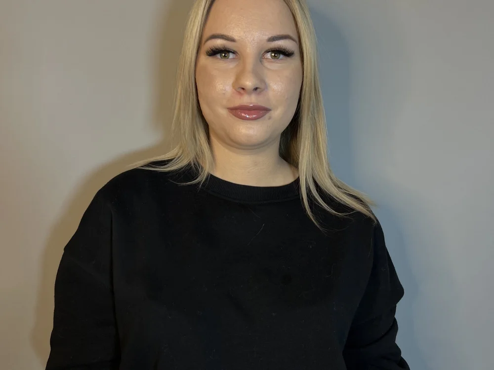 MaxineBarren's Offline Chat Room