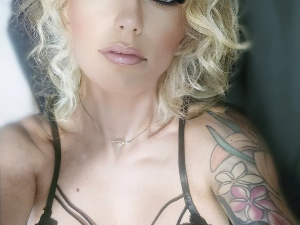 AriaStarr25 offline chatrum