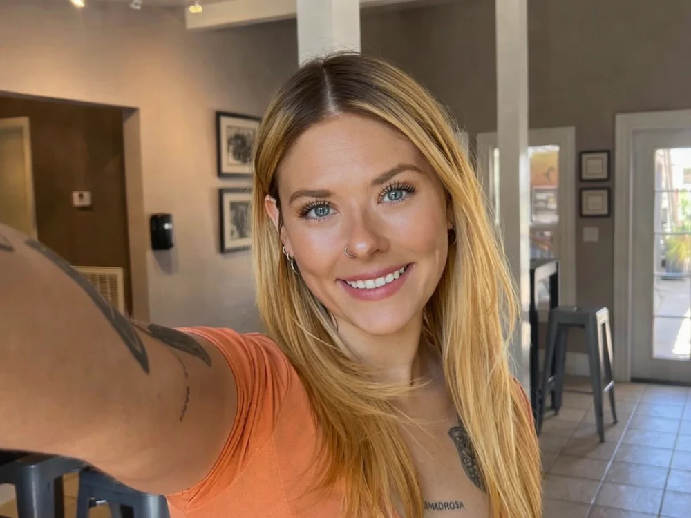 Blonderebelxoxo's most recent online preview