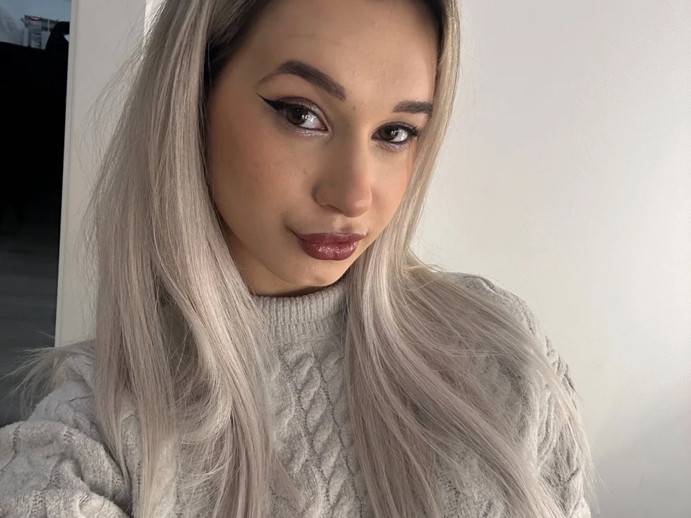 maeveedream's Offline Chat Room