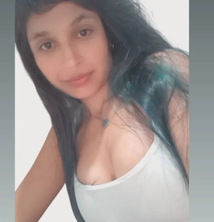Rebeca2409's Offline Chat Room