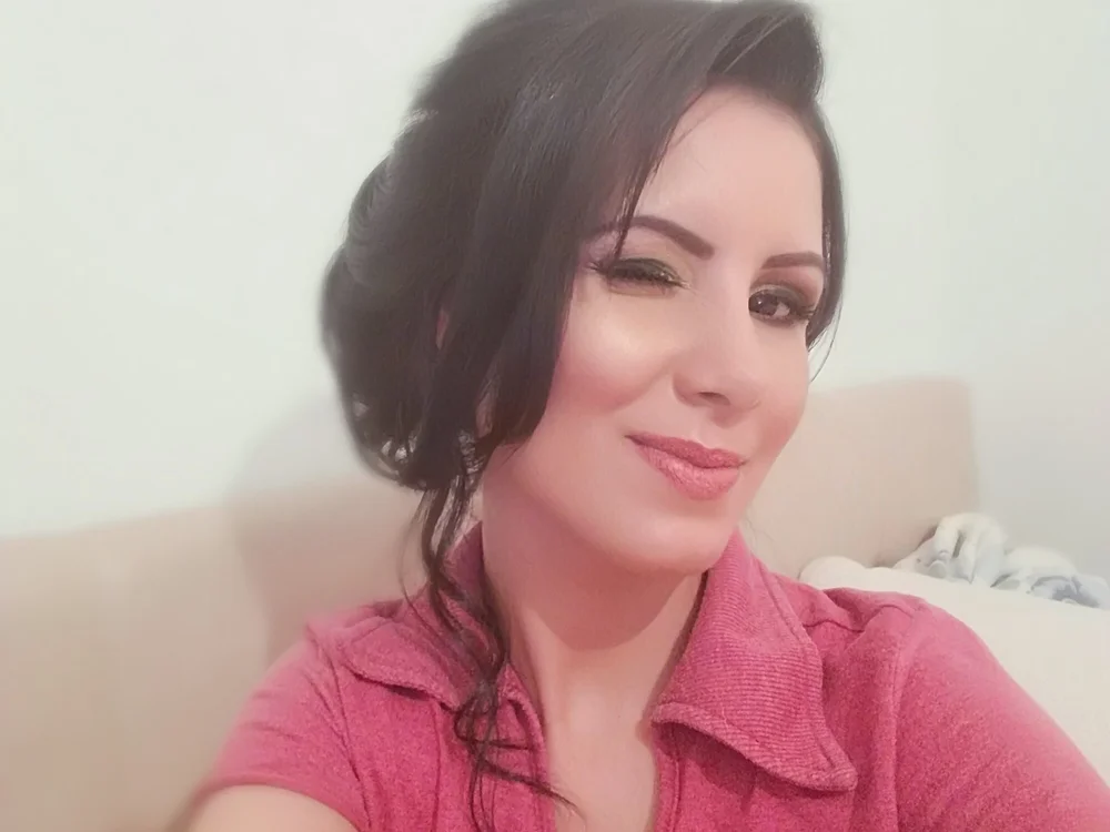 Caliana-love's Offline XXX Chat
