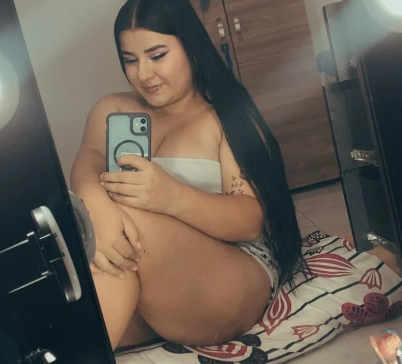 YEILY_GRAYn Offline XXX chat