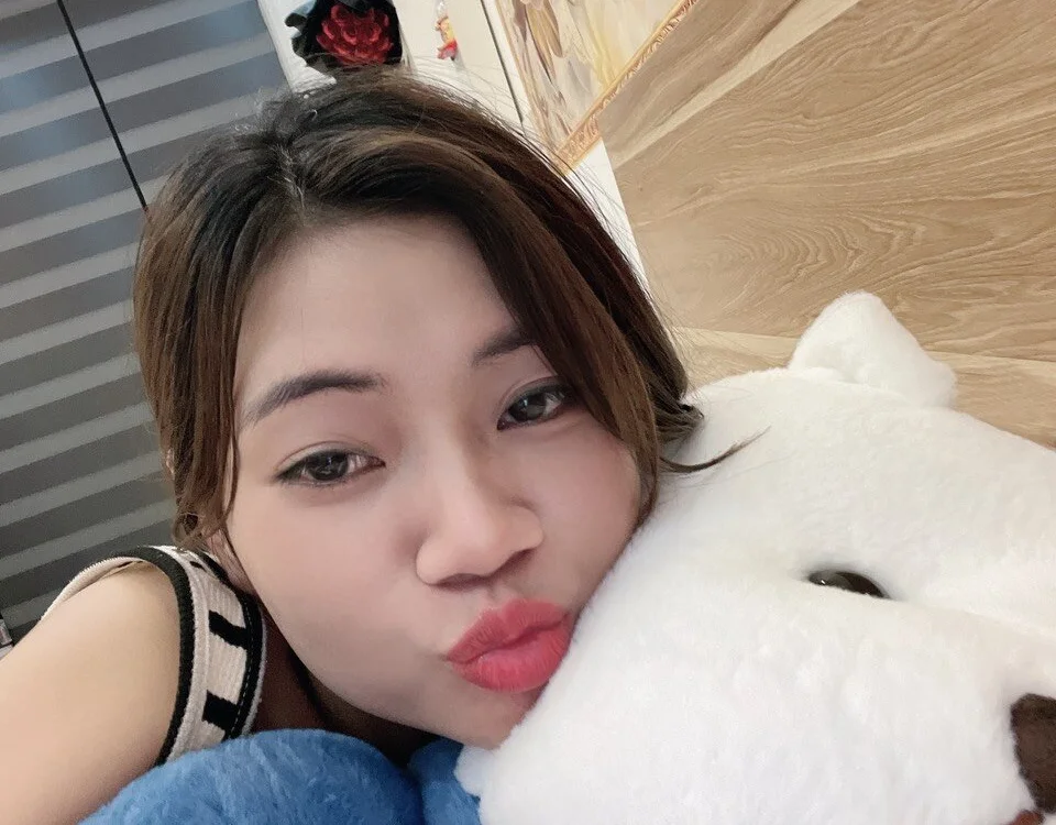 Sunflower-999's Offline XXX Chat