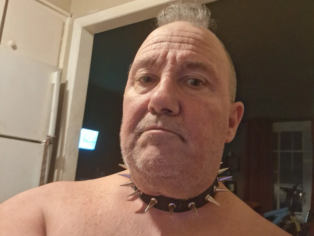 Aneedabigcock's Offline XXX Chat
