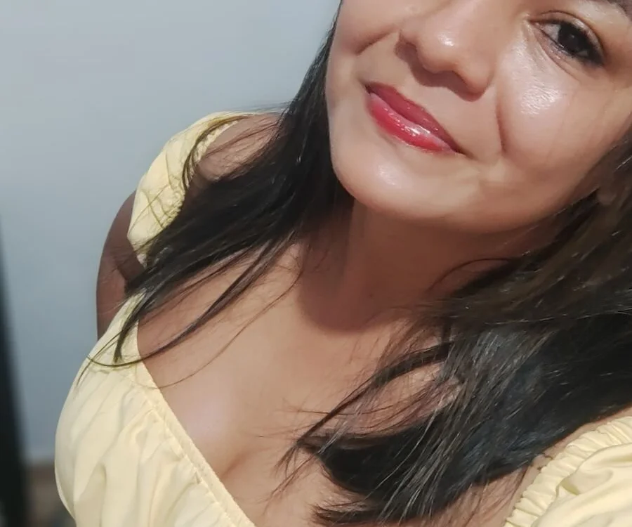 mature_latina_89's Offline XXX Chat