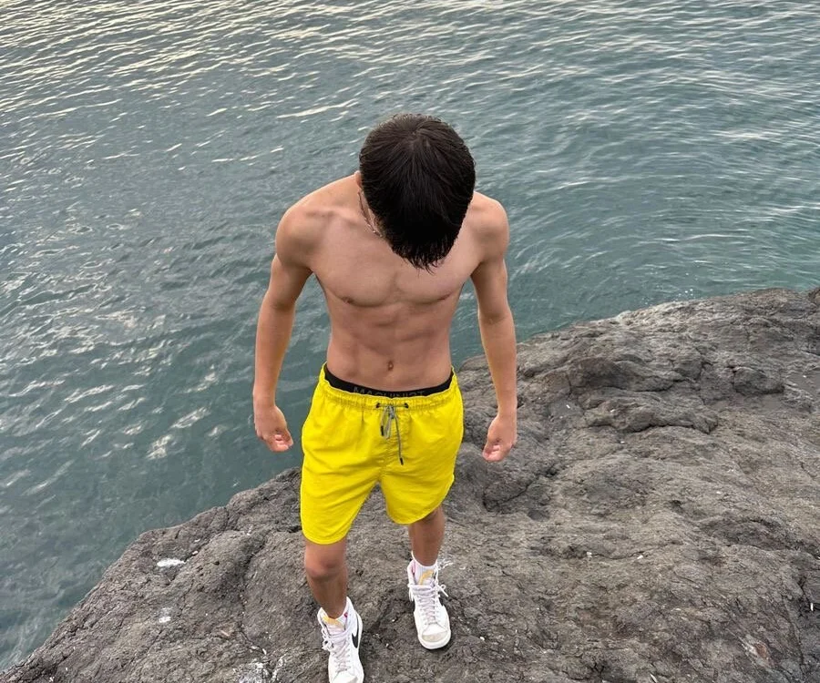 kejj33 Adlı Modelin Çevrimdışı XXX Sohbeti