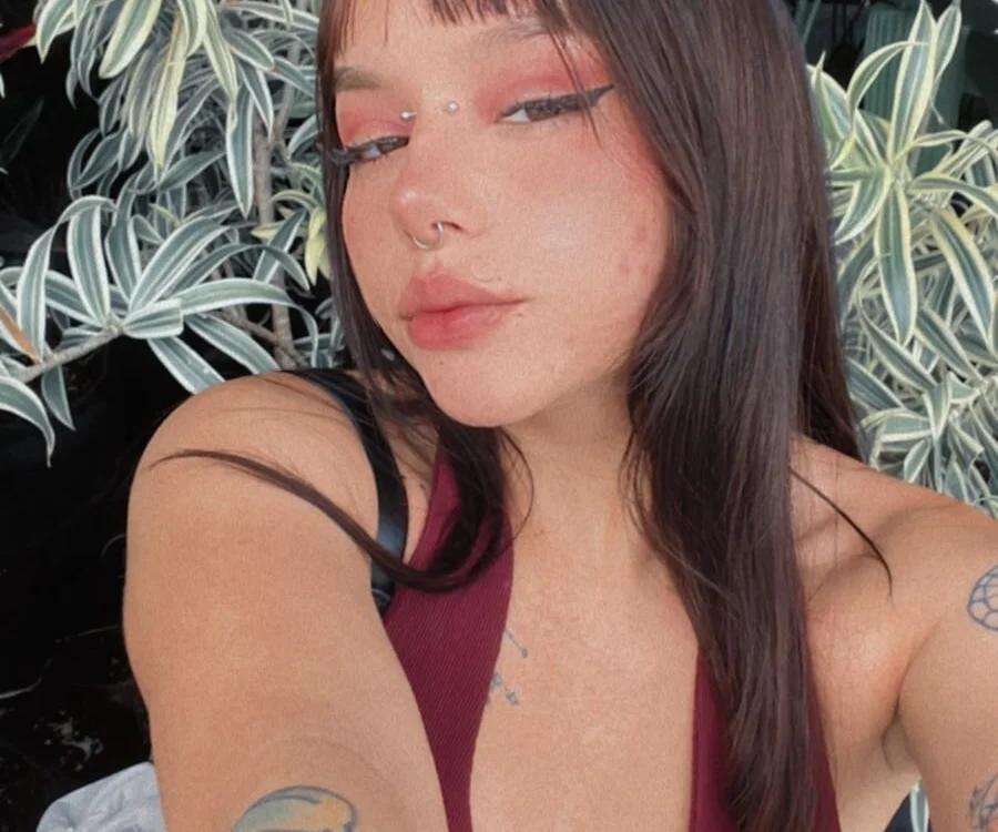 Lucy_vs' Offline XXX Chat