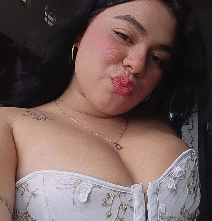 Emilyhot18_ offline XXX-chatje