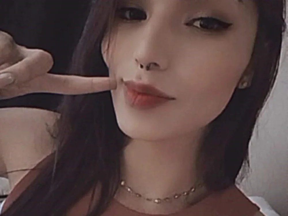 _emmyil's Offline XXX Chat