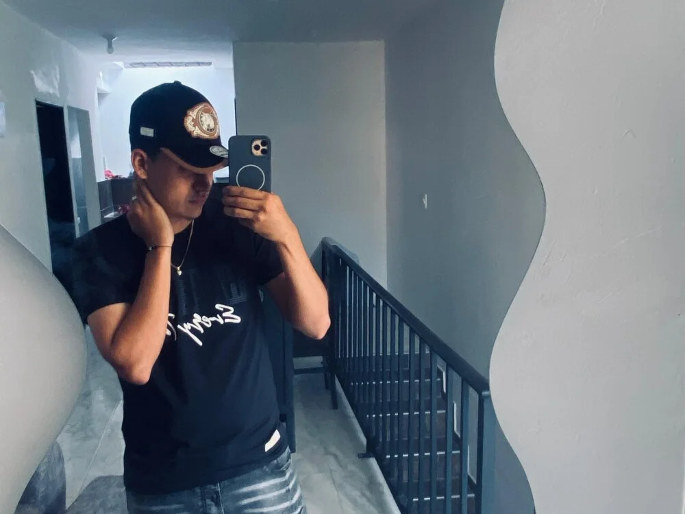 Rainoll01 Offline XXX-Chat