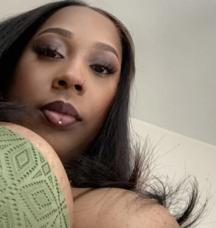 bigbrownmelons' Offline XXX Chat