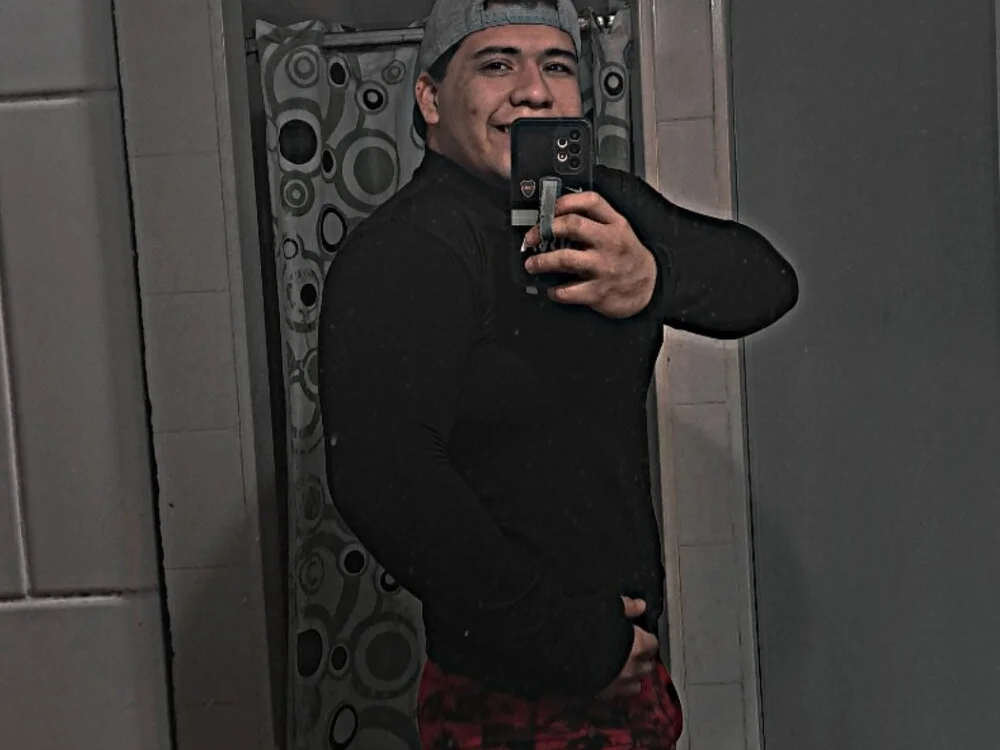 romer96 Offline XXX Chat