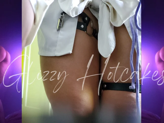 GlizzyHotcakes offline XXX-chat