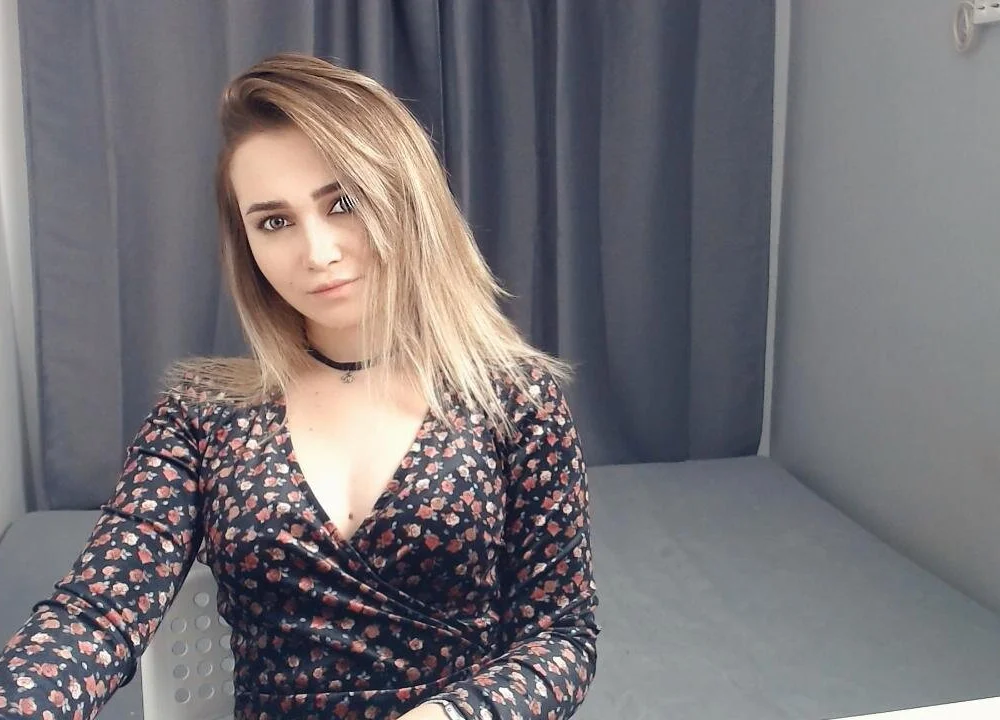 GarinaJulet's Offline Chat Room