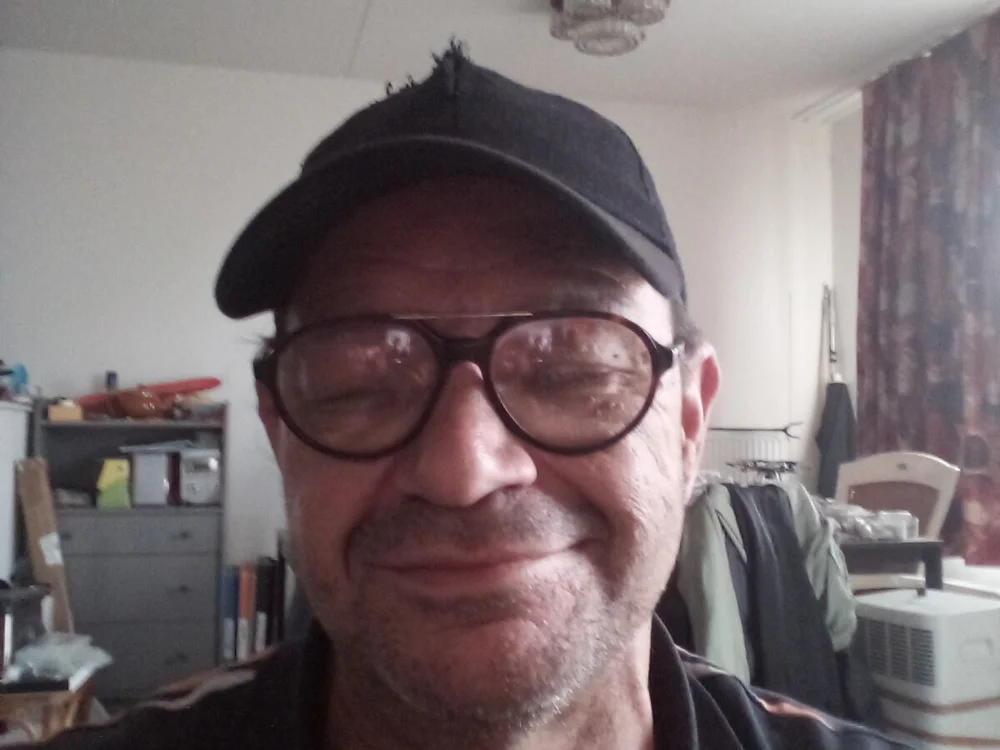 lovious69 Obrolan XXX Offline