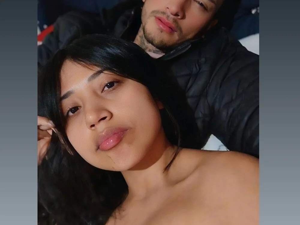 couplehot_18's Offline XXX Chat