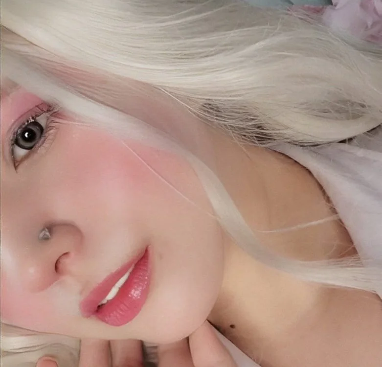 Chloe__Angels' Offline Chat Room