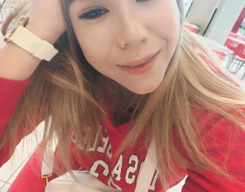 SharonCutex's Offline Chat Room