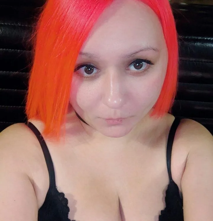 Velvet_Rosse's Offline XXX Chat
