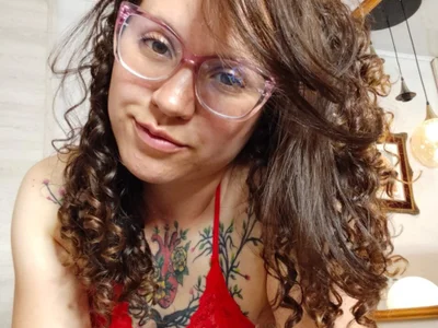 Salem_darling Female Yoga Cam Naked