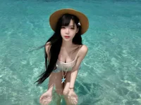 Elegant-001's webcam live show