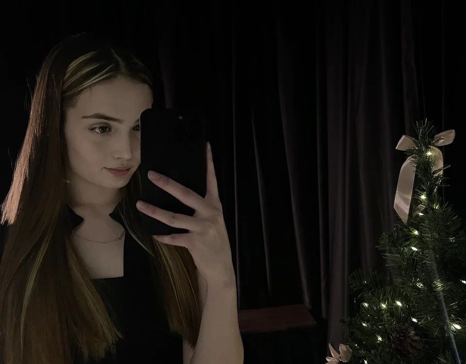 Angela_Rosssee's Offline XXX Chat